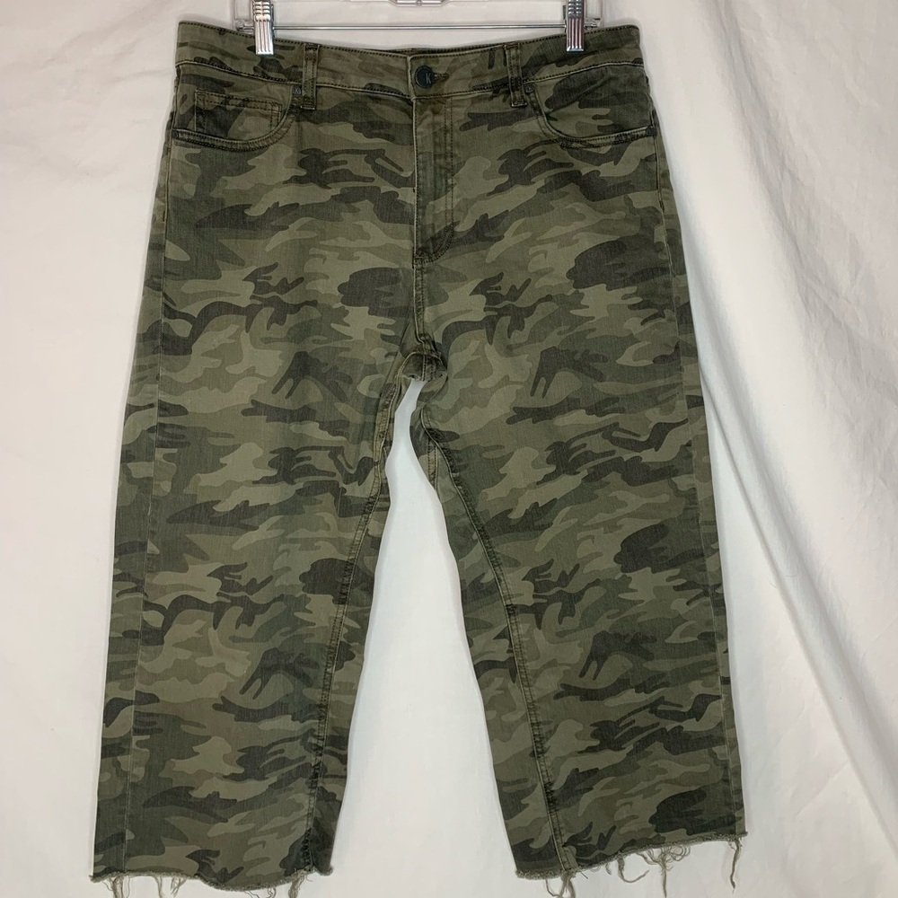 Kut from the Kloth Women’s Camo Cropped Pants - Olive Green